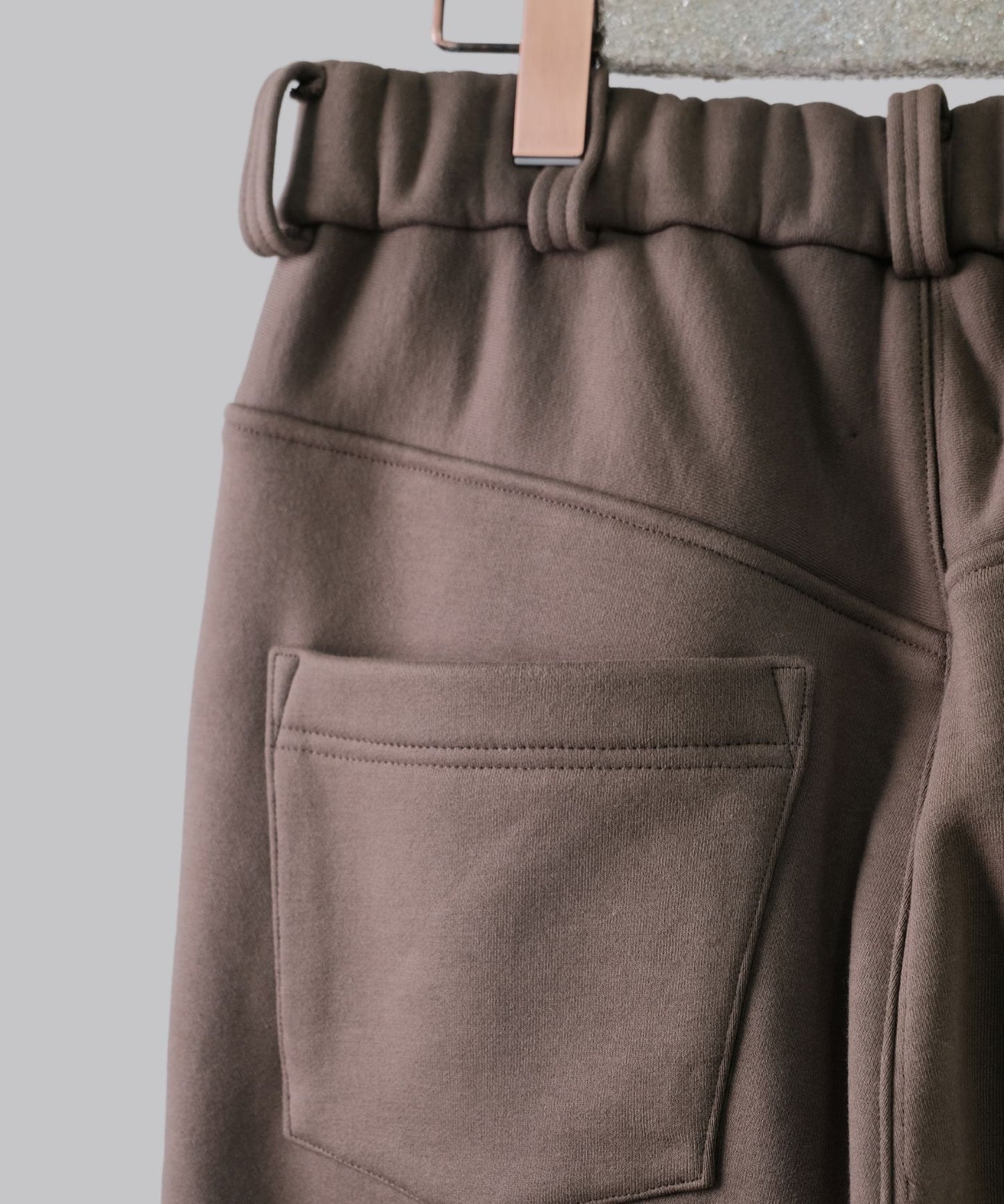 SOLO BEN SWEAT PANTS / BROWN